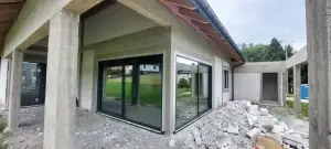Moderne Fenster und Türen mit Montage in Deutschland